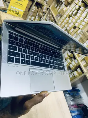Laptop HP EliteBook 845 G8 16GB AMD Ryzen 3 SSD 256GB