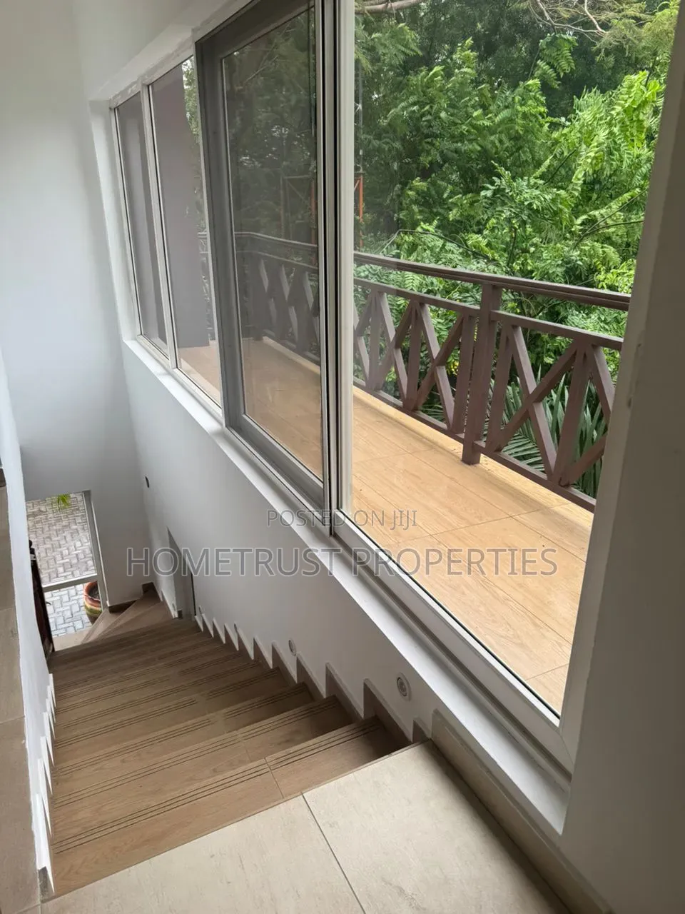 4bdrm Duplex in Airport Residential for rent