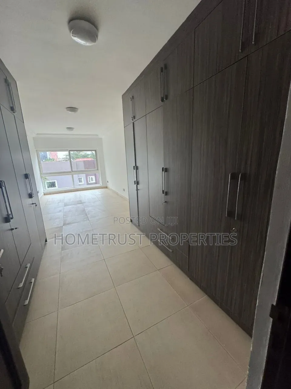 4bdrm Duplex in Airport Residential for rent