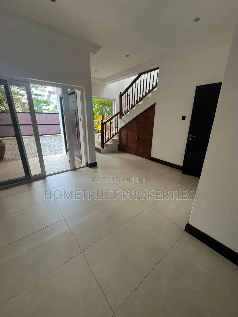 4bdrm Duplex in Airport Residential for rent