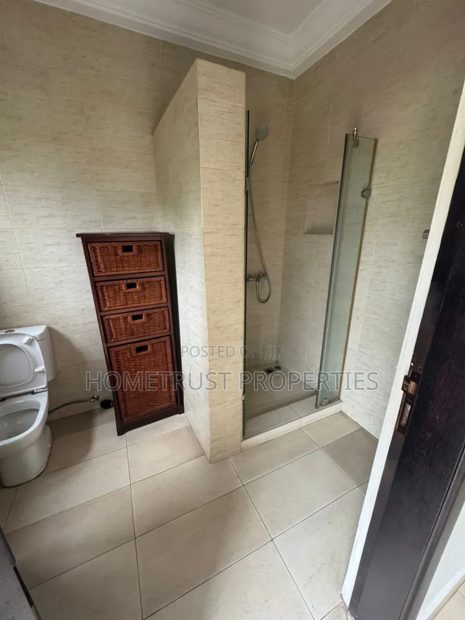 4bdrm Duplex in Airport Residential for rent