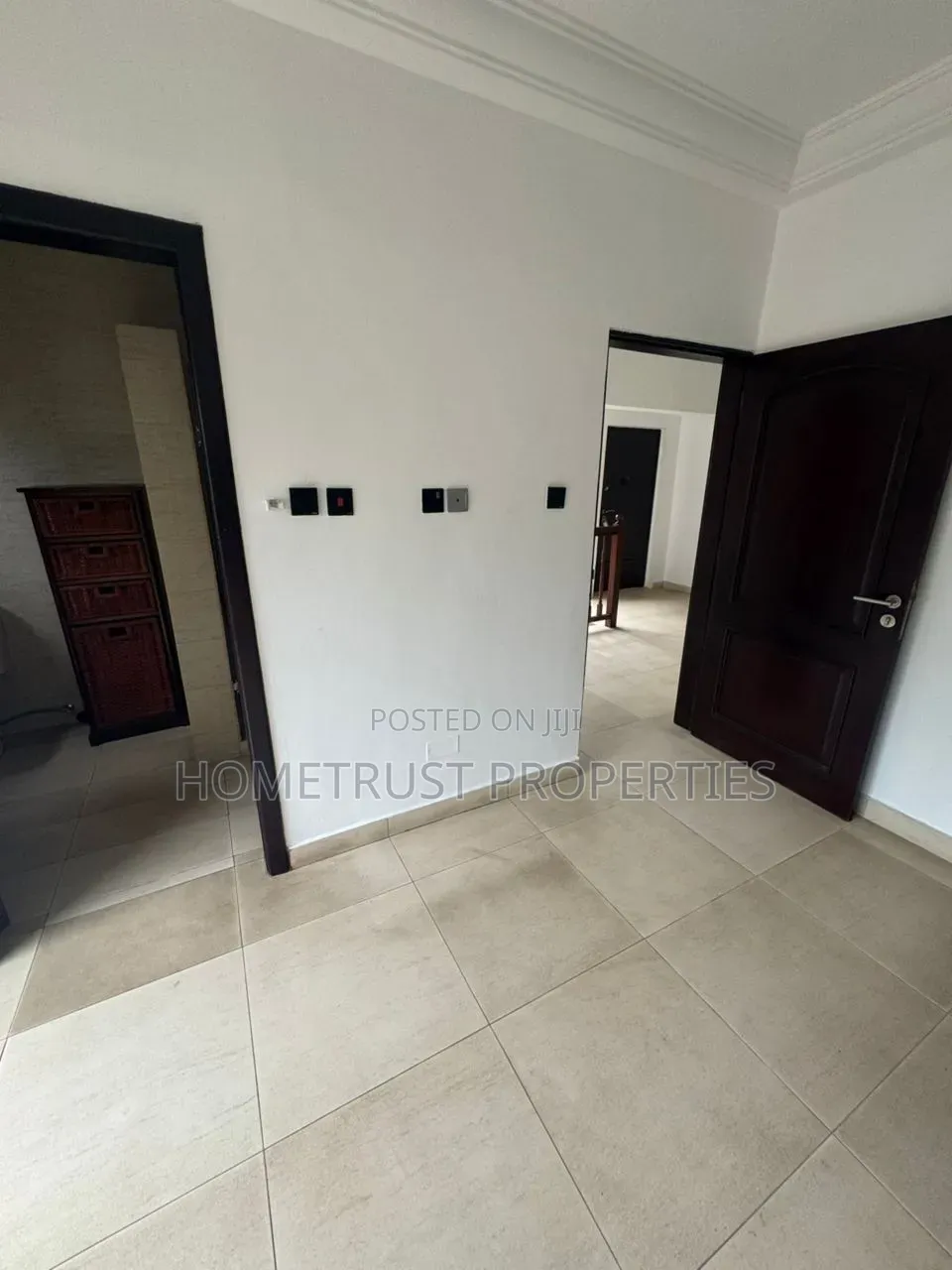 4bdrm Duplex in Airport Residential for rent