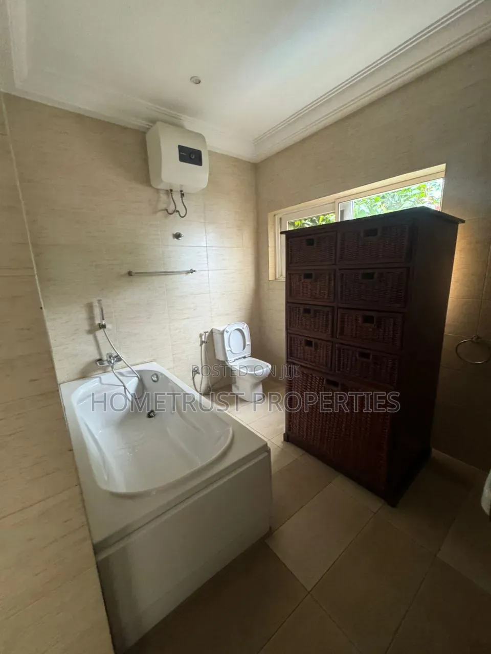 4bdrm Duplex in Airport Residential for rent