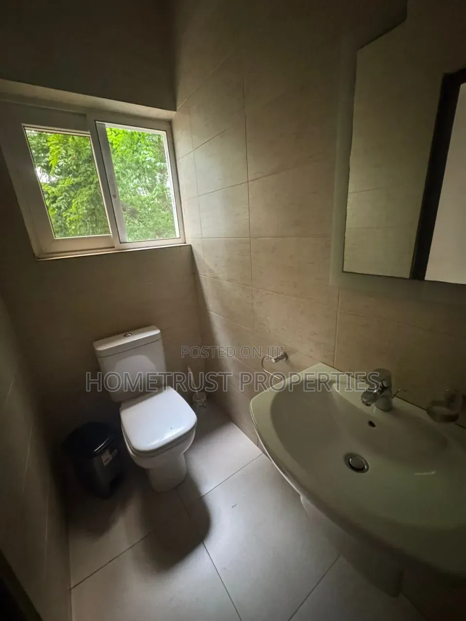 4bdrm Duplex in Airport Residential for rent