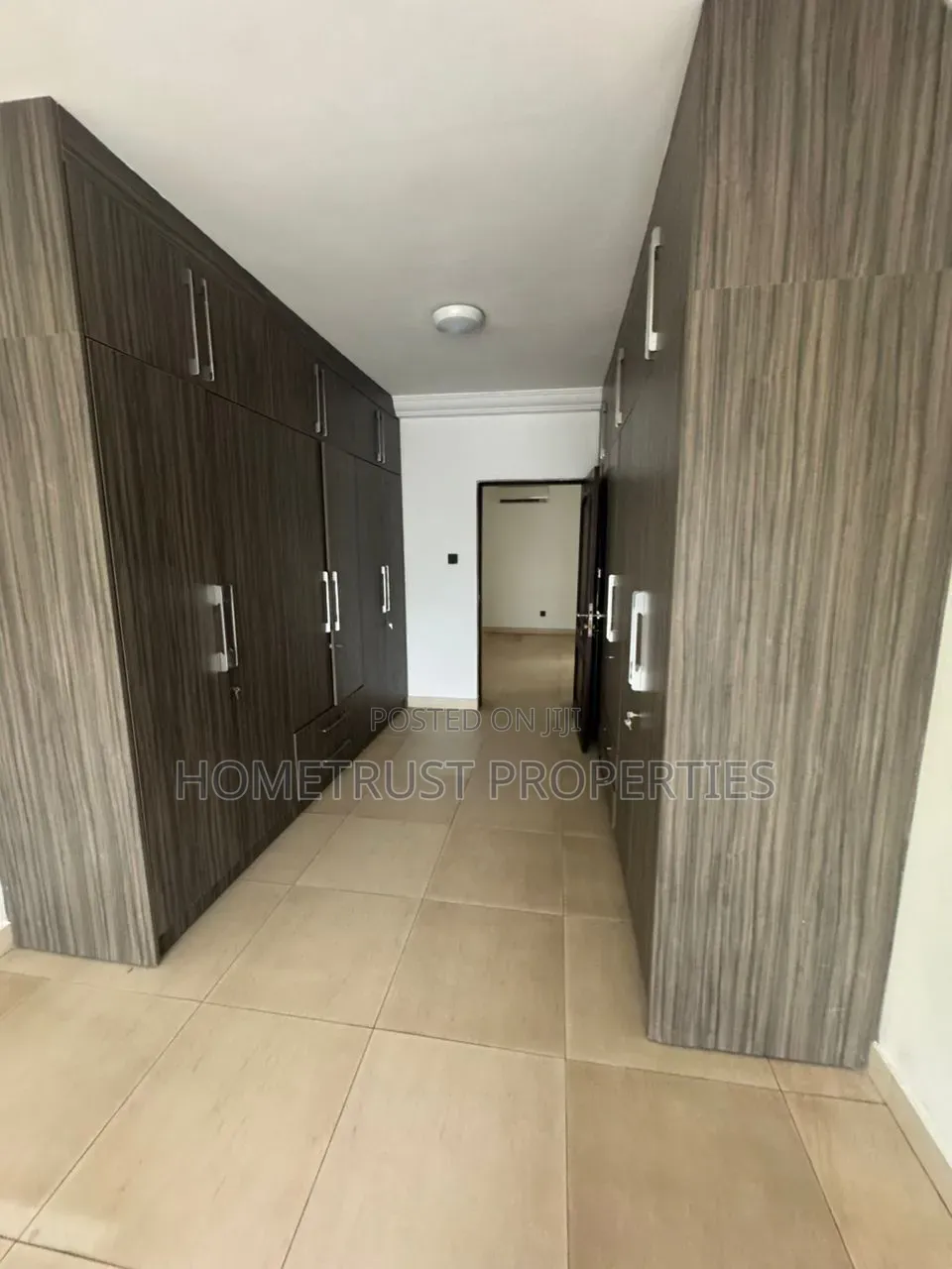 4bdrm Duplex in Airport Residential for rent