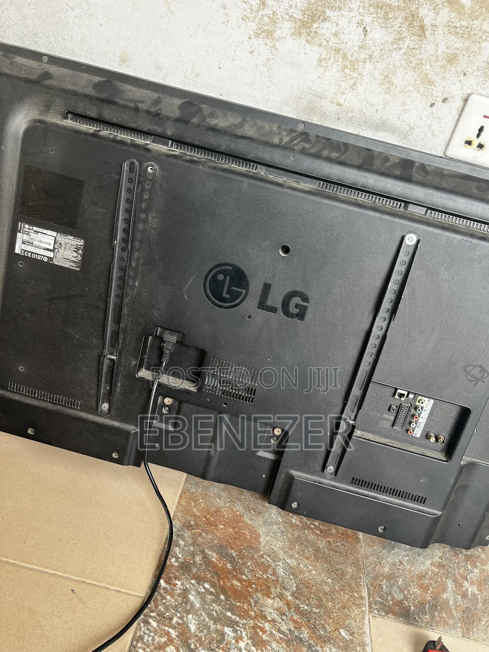 LG Smart TV 45-Inches