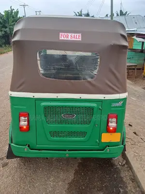 Bajaj RE 2025 Green
