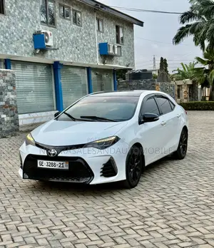Toyota Corolla SE Special Edition 4dr Sedan (1.8L 4cyl CVT) 2017 White