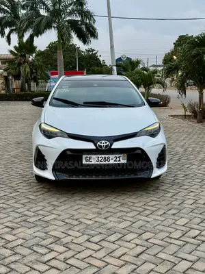 Toyota Corolla SE Special Edition 4dr Sedan (1.8L 4cyl CVT) 2017 White