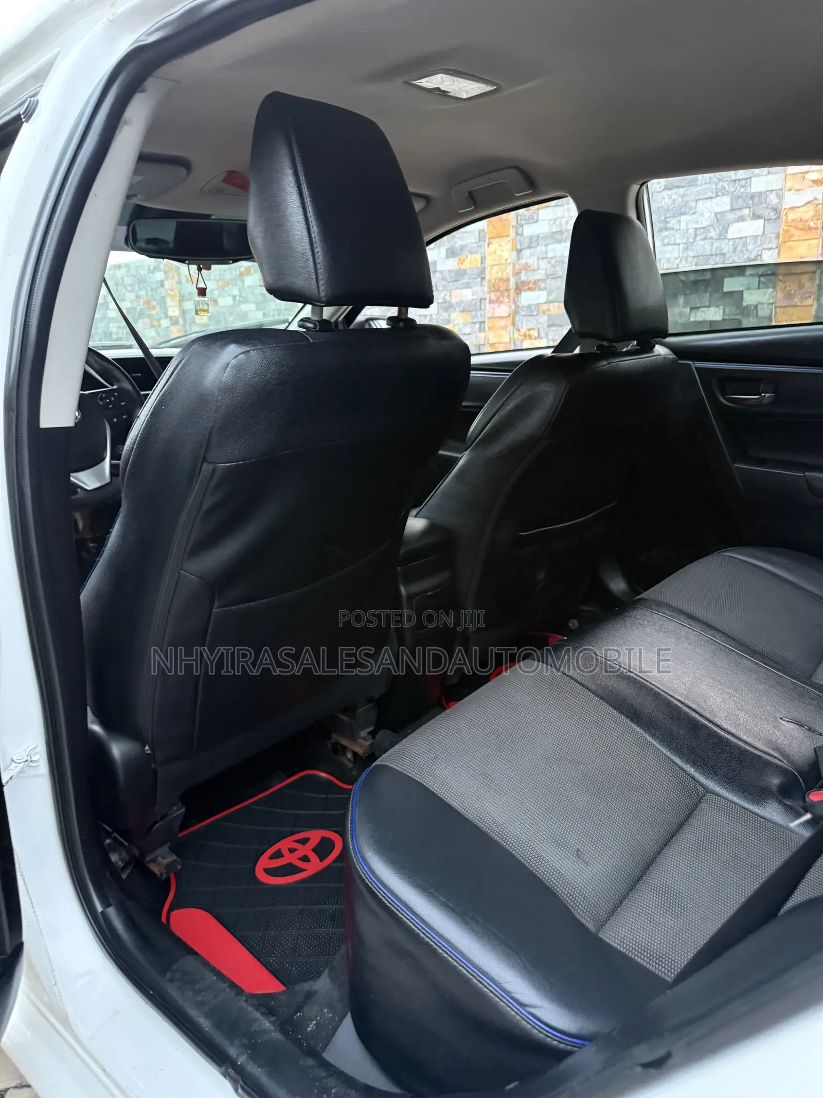 Toyota Corolla SE Special Edition 4dr Sedan (1.8L 4cyl CVT) 2017 White