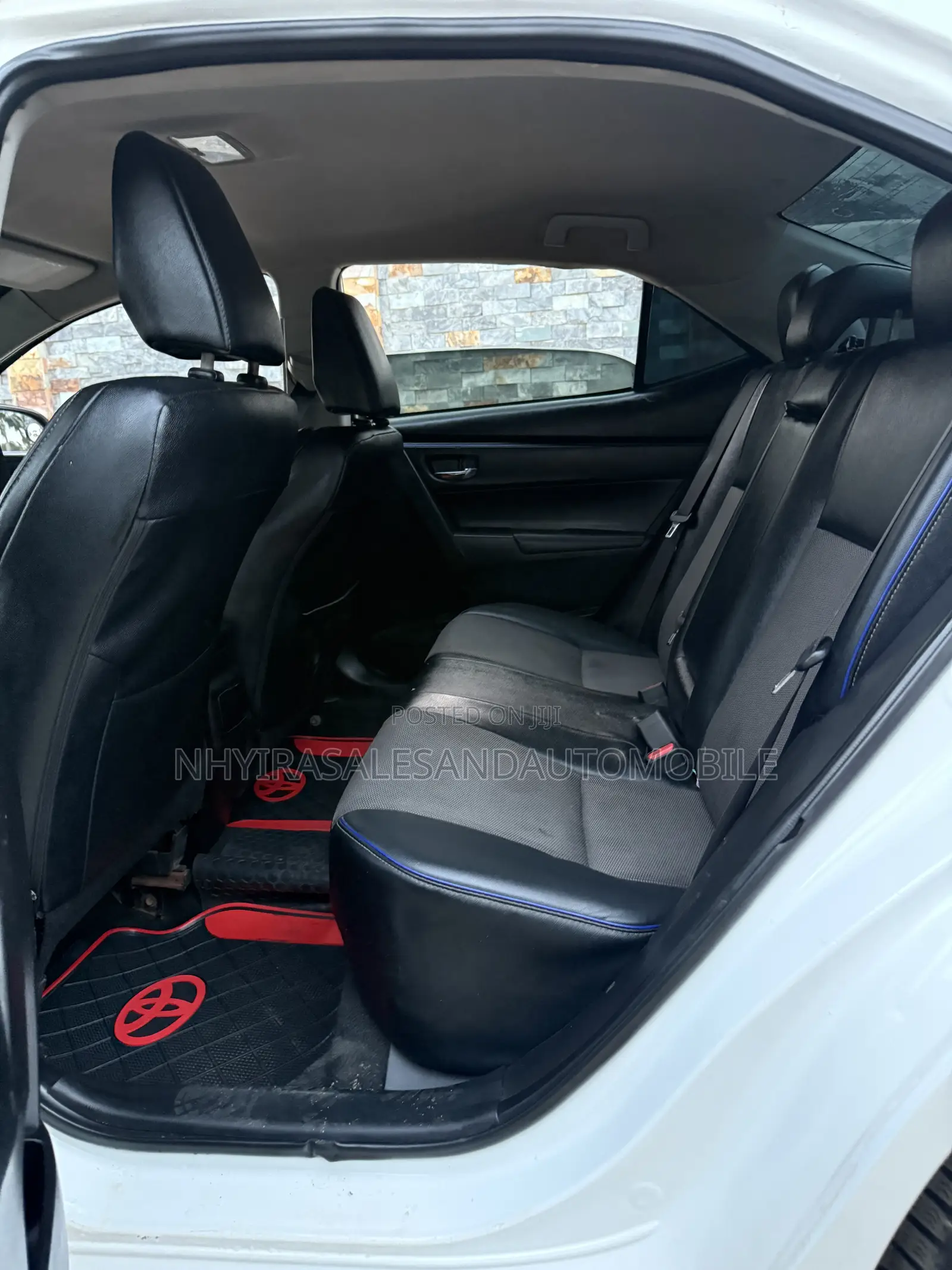 Toyota Corolla SE Special Edition 4dr Sedan (1.8L 4cyl CVT) 2017 White