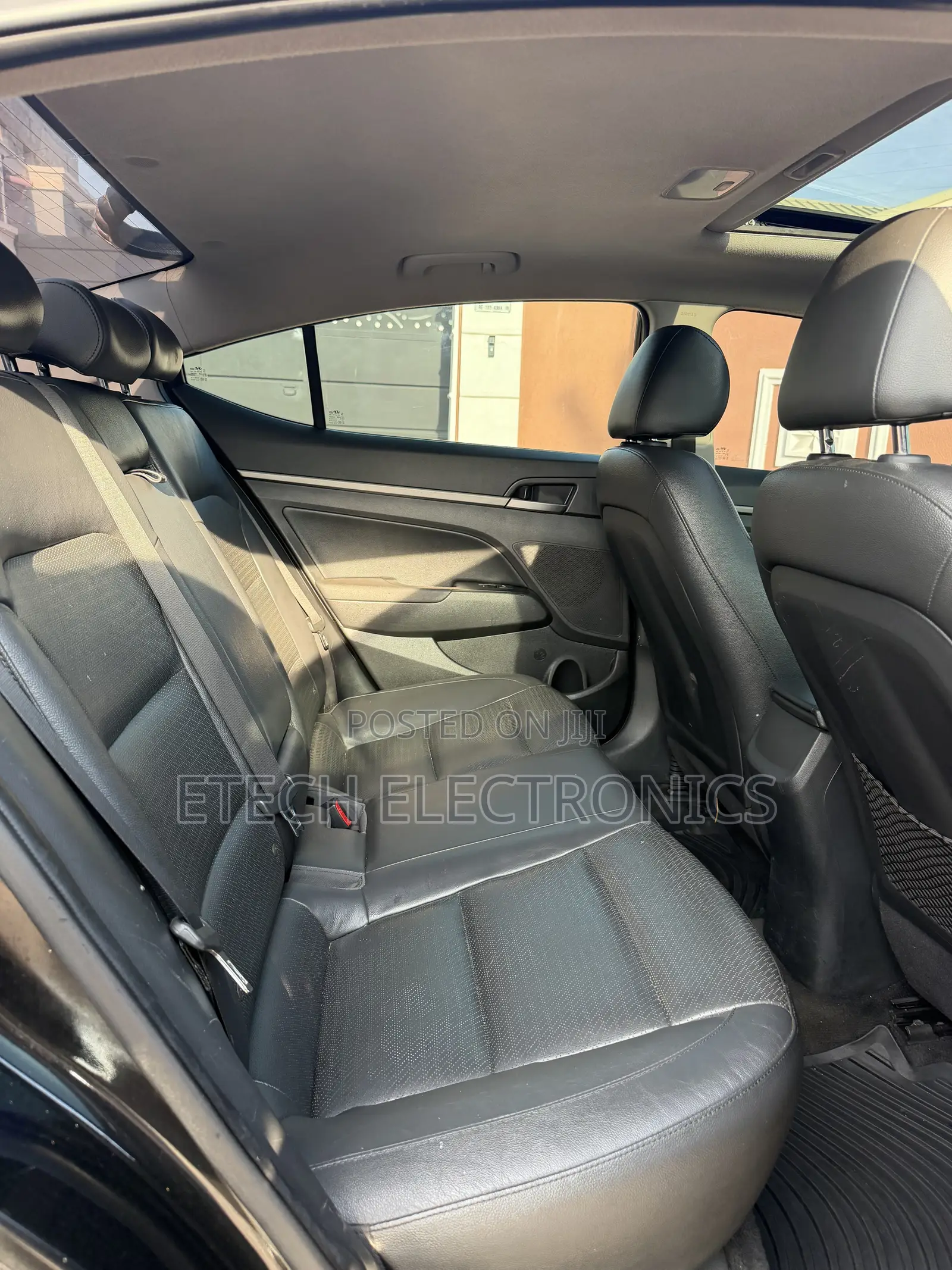 Hyundai Elantra Limited Sedan FWD (2.0L 4cyl 6A) 2017 Black