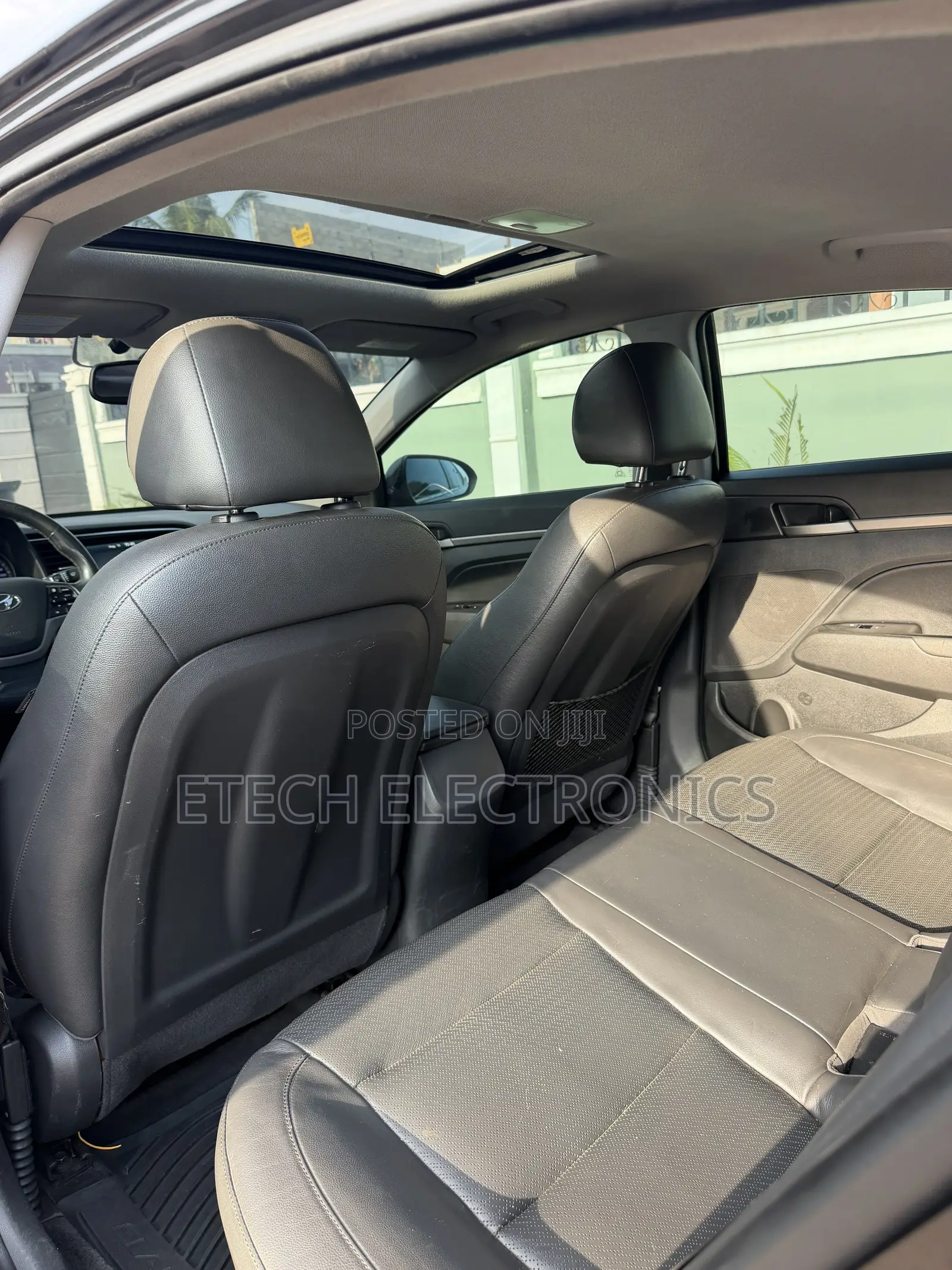 Hyundai Elantra Limited Sedan FWD (2.0L 4cyl 6A) 2017 Black