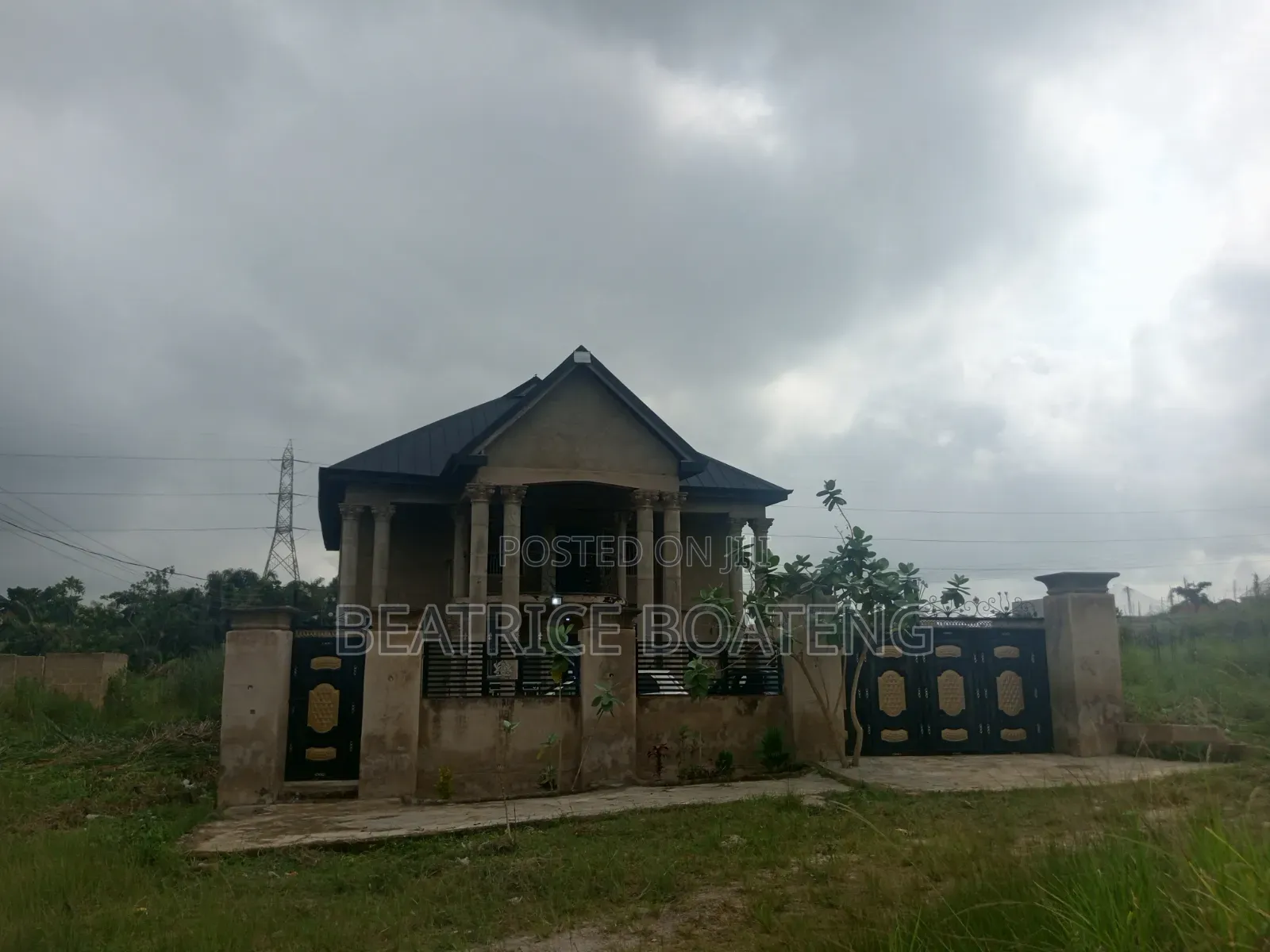6bdrm House in Kwabre for sale