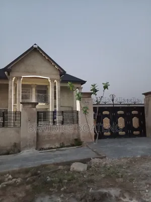 6bdrm House in Kwabre for sale