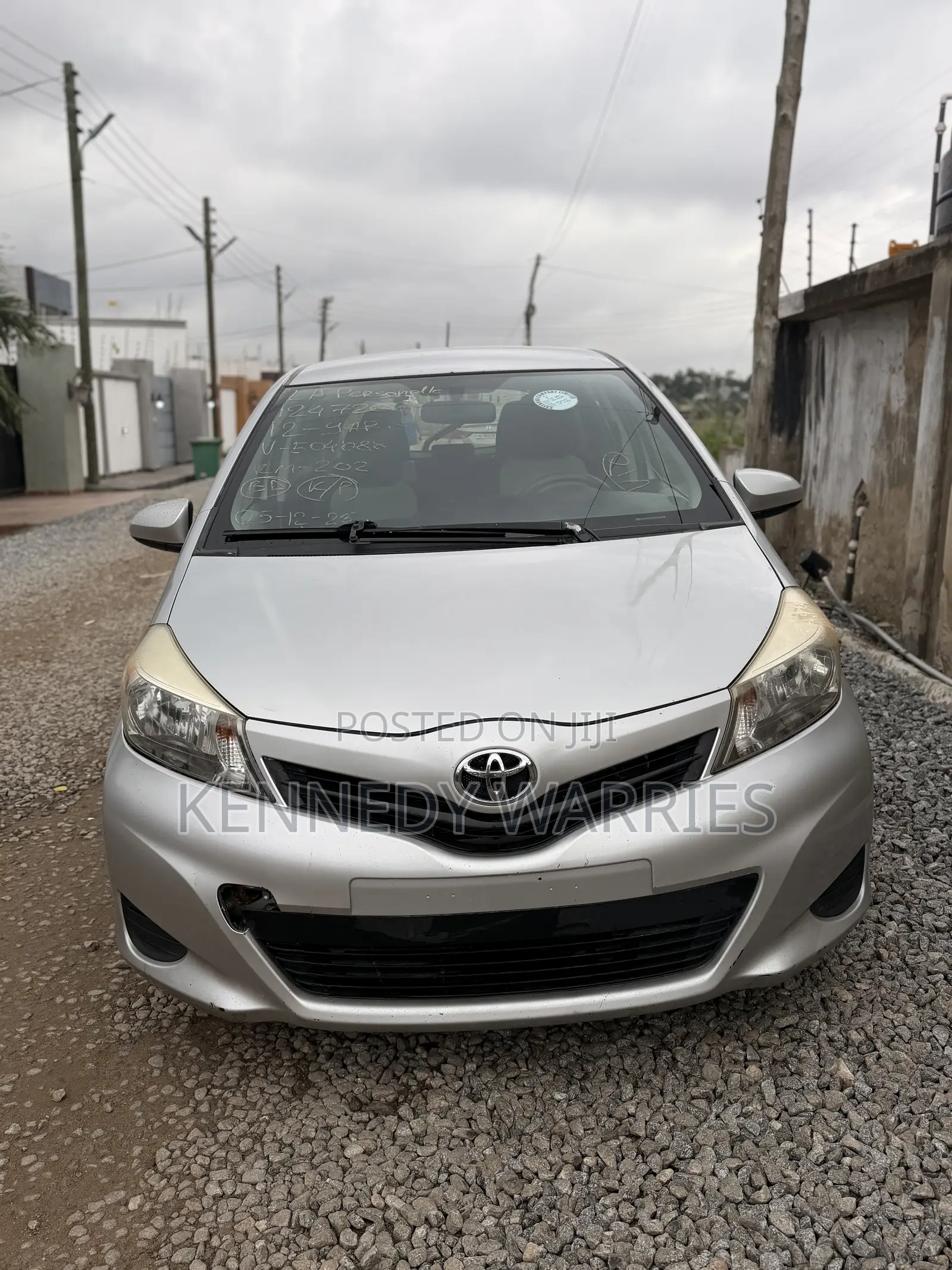 Toyota Yaris LE Hatchback 5dr 2012 Silver