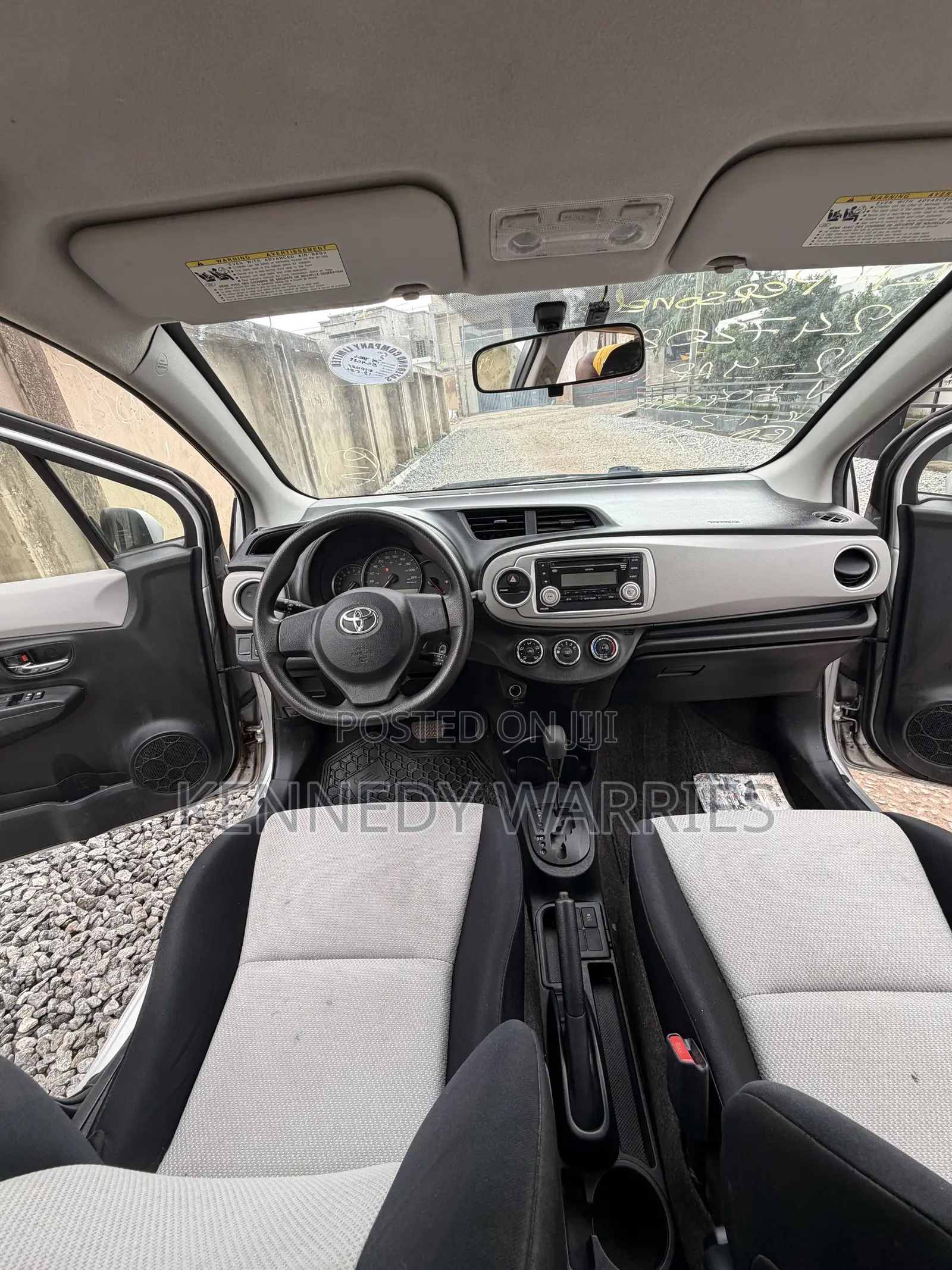 Toyota Yaris LE Hatchback 5dr 2012 Silver