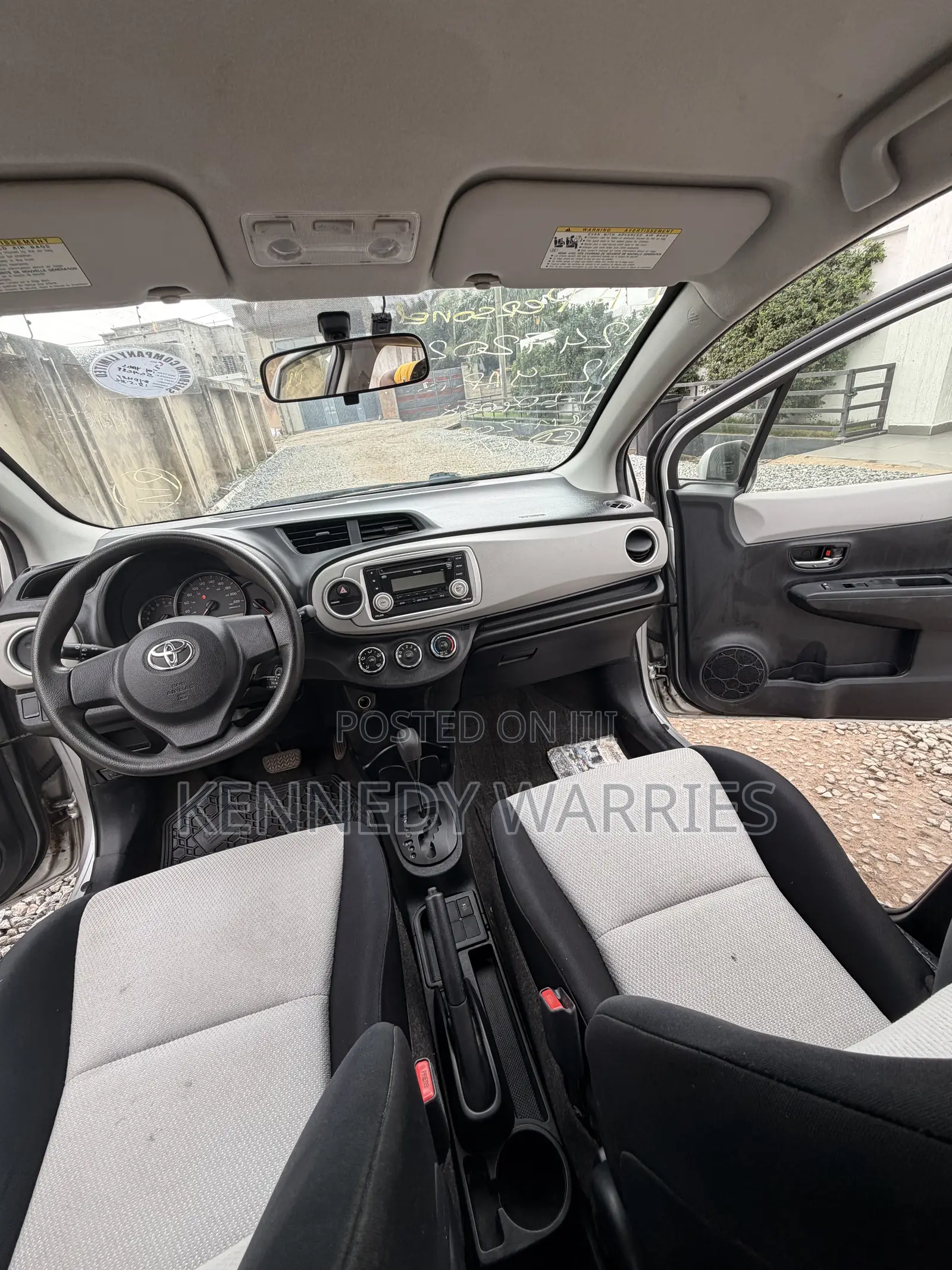 Toyota Yaris LE Hatchback 5dr 2012 Silver
