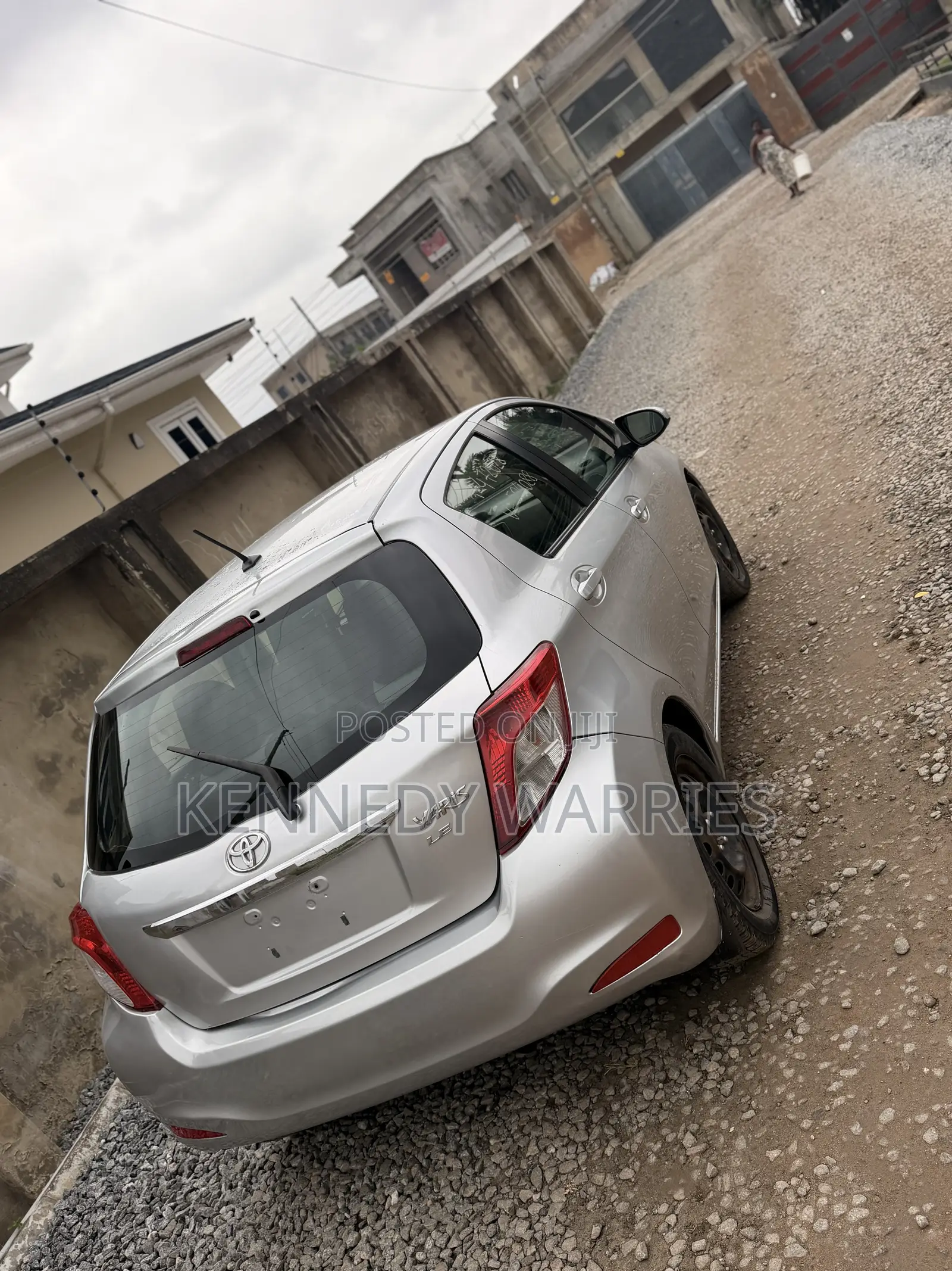 Toyota Yaris LE Hatchback 5dr 2012 Silver