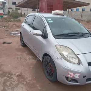 Toyota Vitz 2010 Gray
