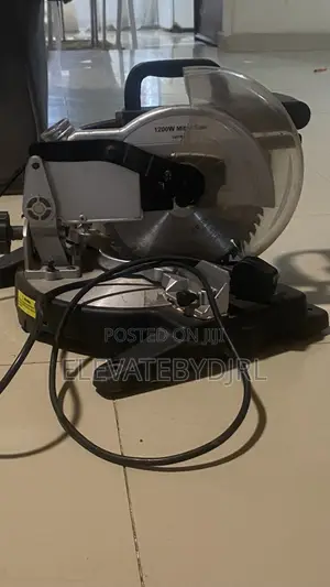 B Q 1200w Mitre Saw