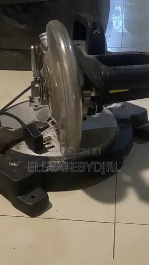 B Q 1200w Mitre Saw