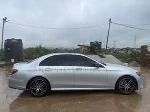Mercedes-Benz E300 2019 Silver