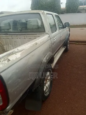 Nissan Hardbody 2000i 2006 Gray