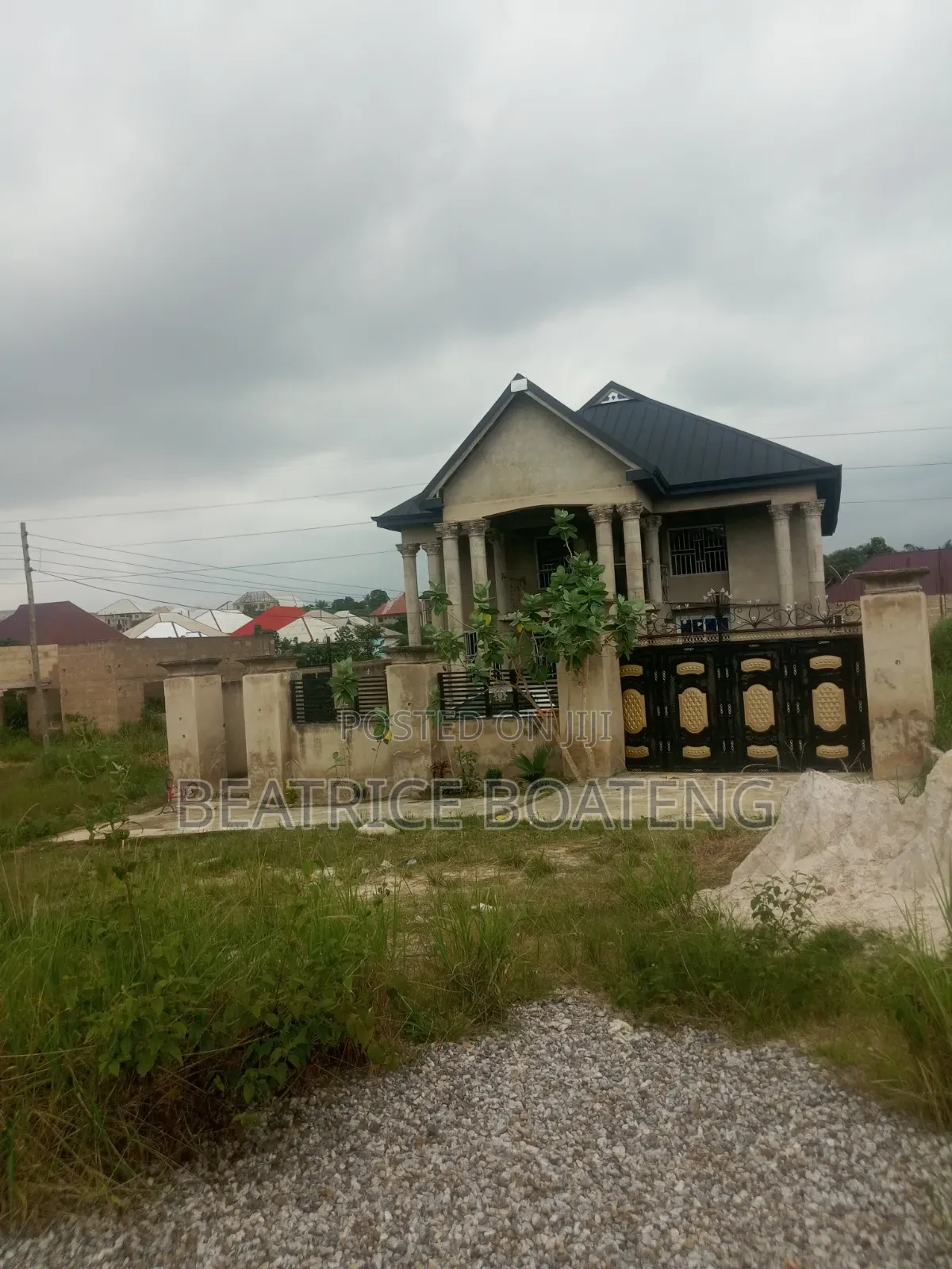 6bdrm House in Kwabre for sale