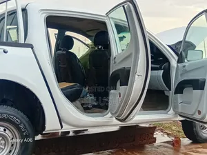 Mitsubishi L200 2010 White