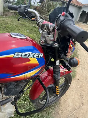Bajaj Boxer 150 UG 2025 Red