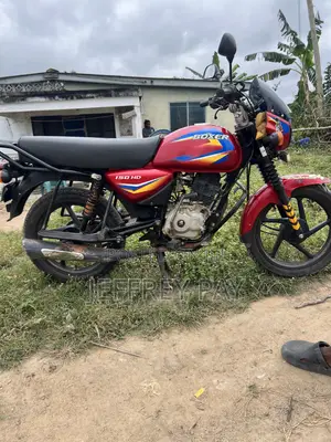 Bajaj Boxer 150 UG 2025 Red
