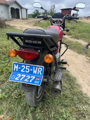 Bajaj Boxer 150 UG 2025 Red