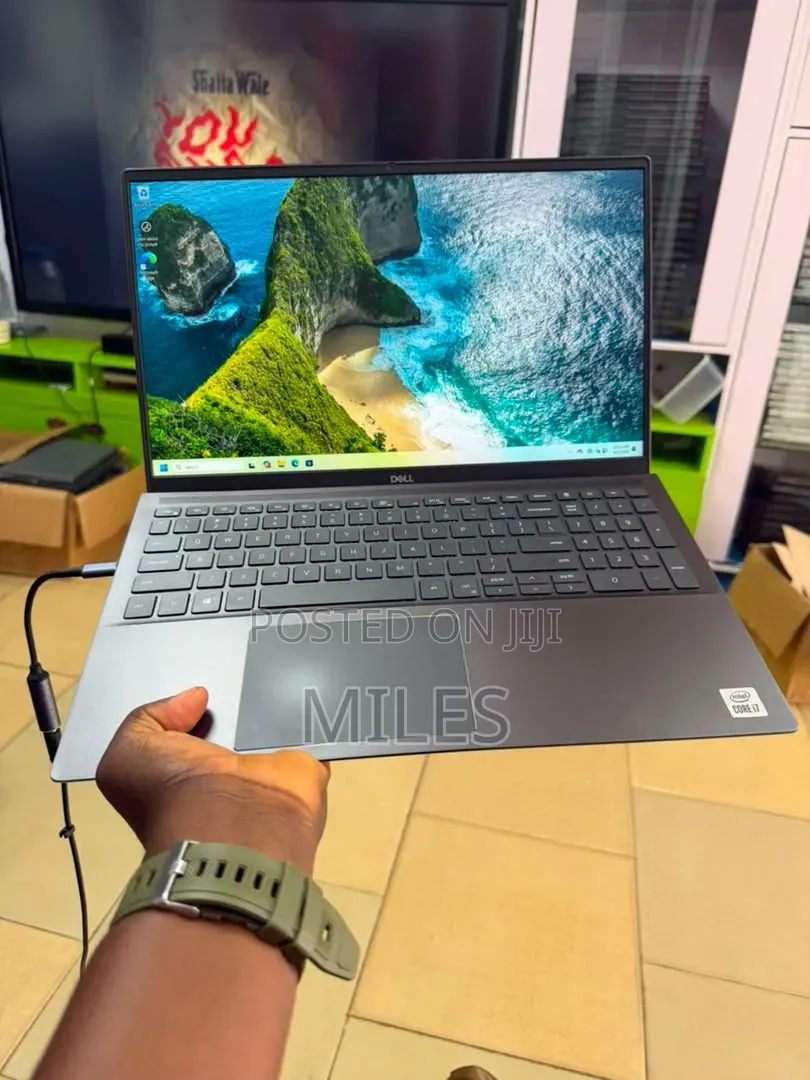 Laptop Dell Vostro 7510 4GB Intel Core i7 SSD 256GB