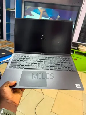Laptop Dell Vostro 7510 4GB Intel Core i7 SSD 256GB