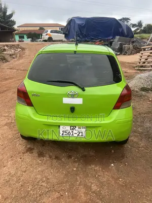 Toyota Vitz 2010 Green