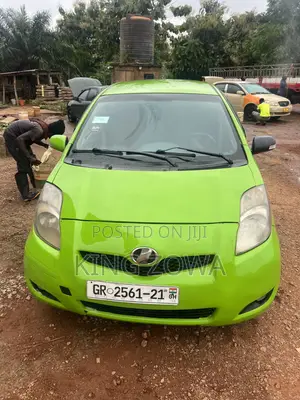 Toyota Vitz 2010 Green