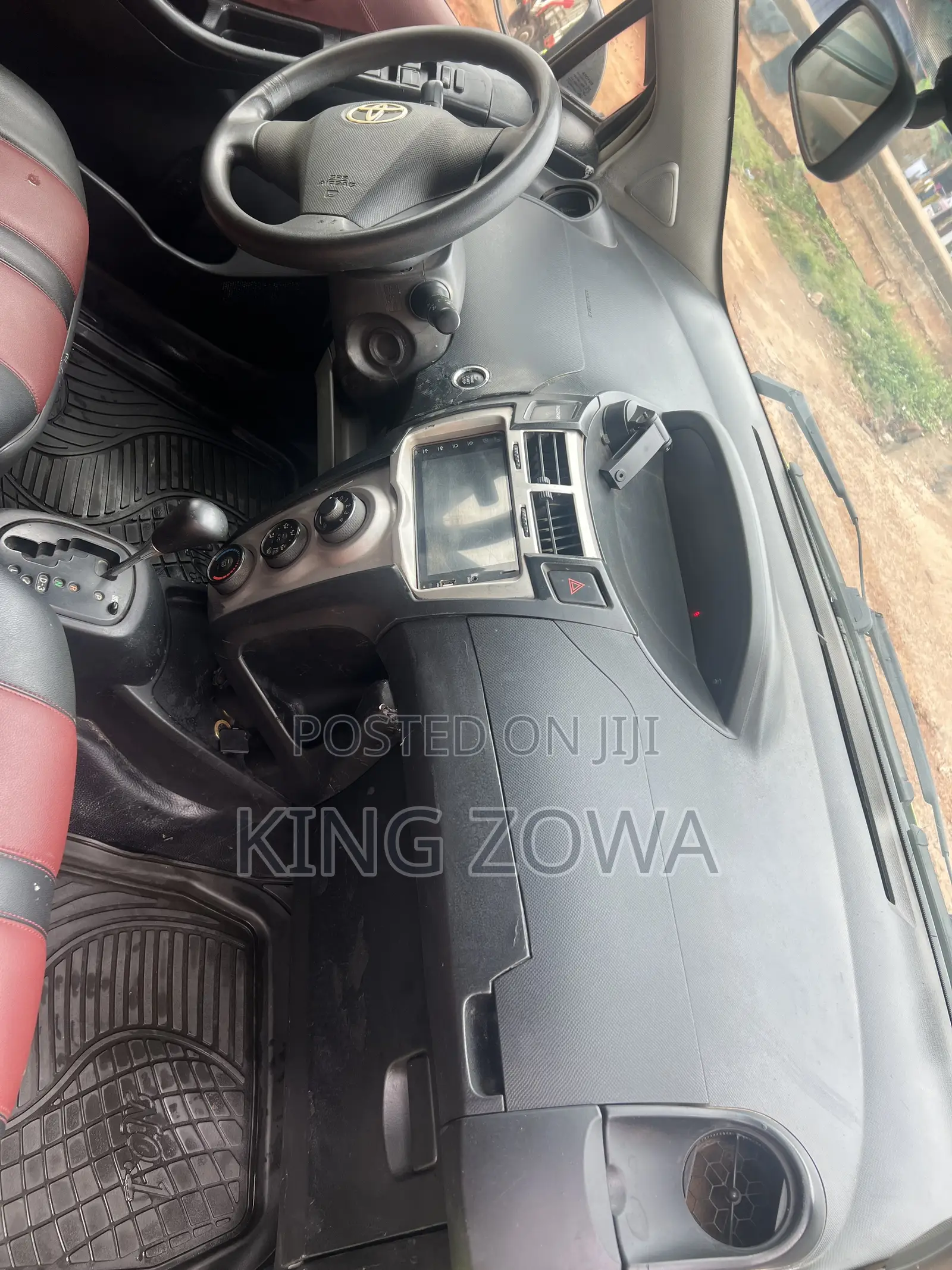 Toyota Vitz 2010 Green