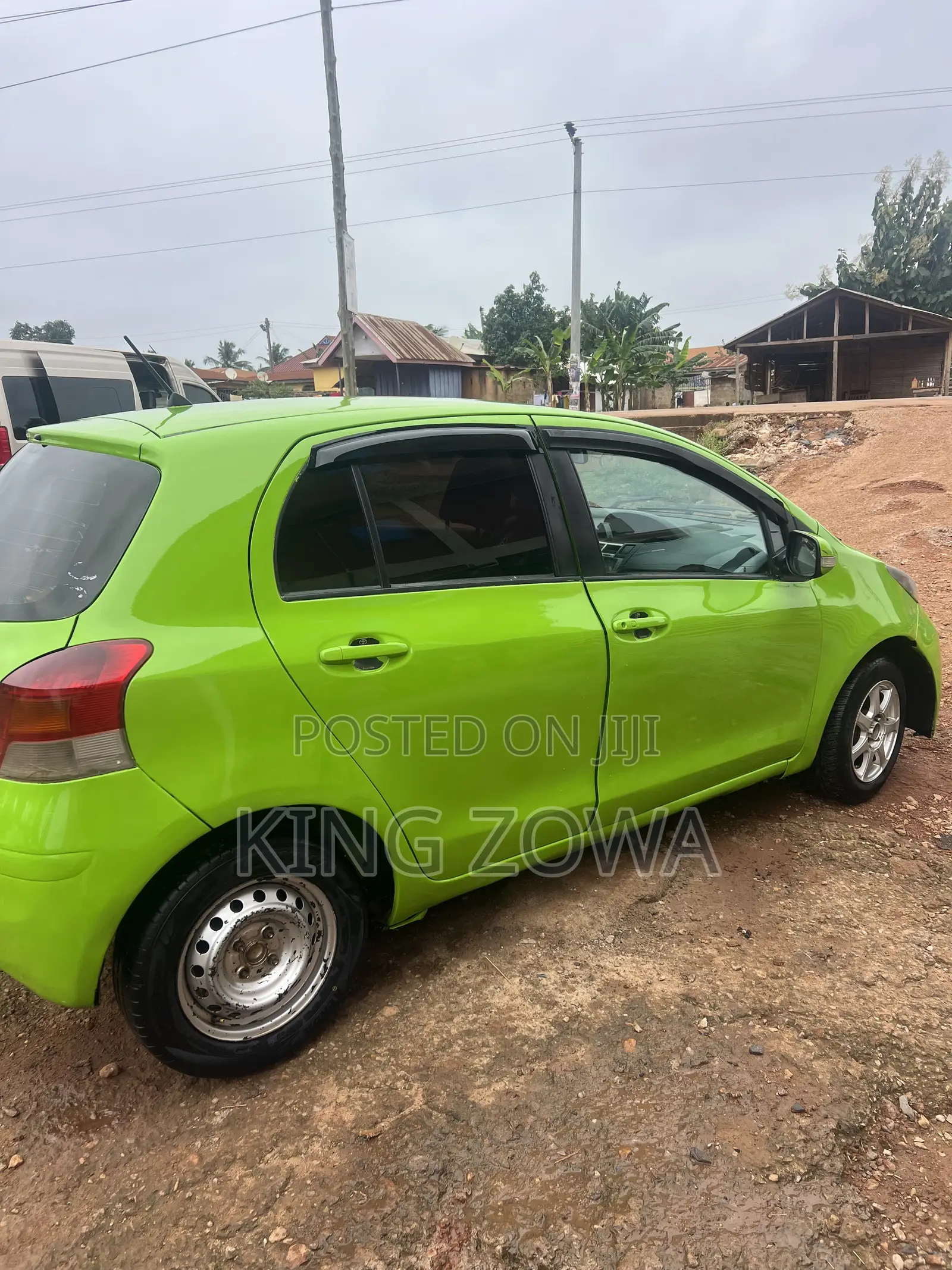 Toyota Vitz 2010 Green