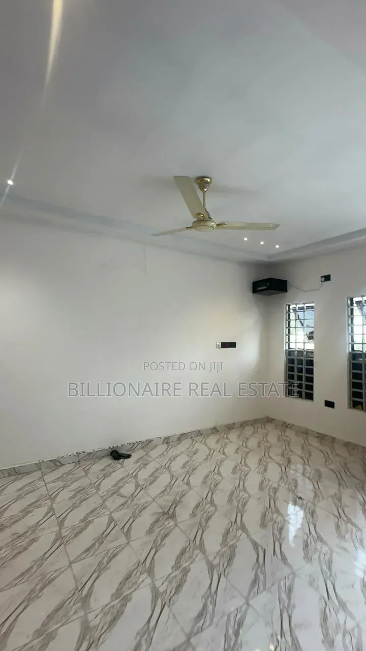 4bdrm Duplex in Asokore Mampong, Kumasi Metropolitan for sale