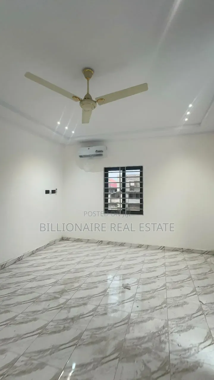 4bdrm Duplex in Asokore Mampong, Kumasi Metropolitan for sale