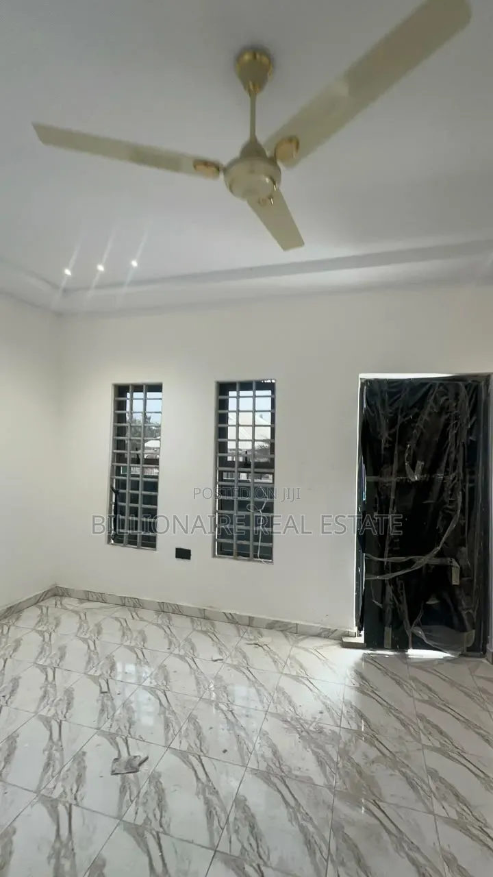 4bdrm Duplex in Asokore Mampong, Kumasi Metropolitan for sale