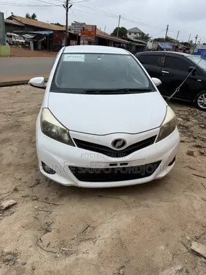 Toyota Vitz 2013 Gray
