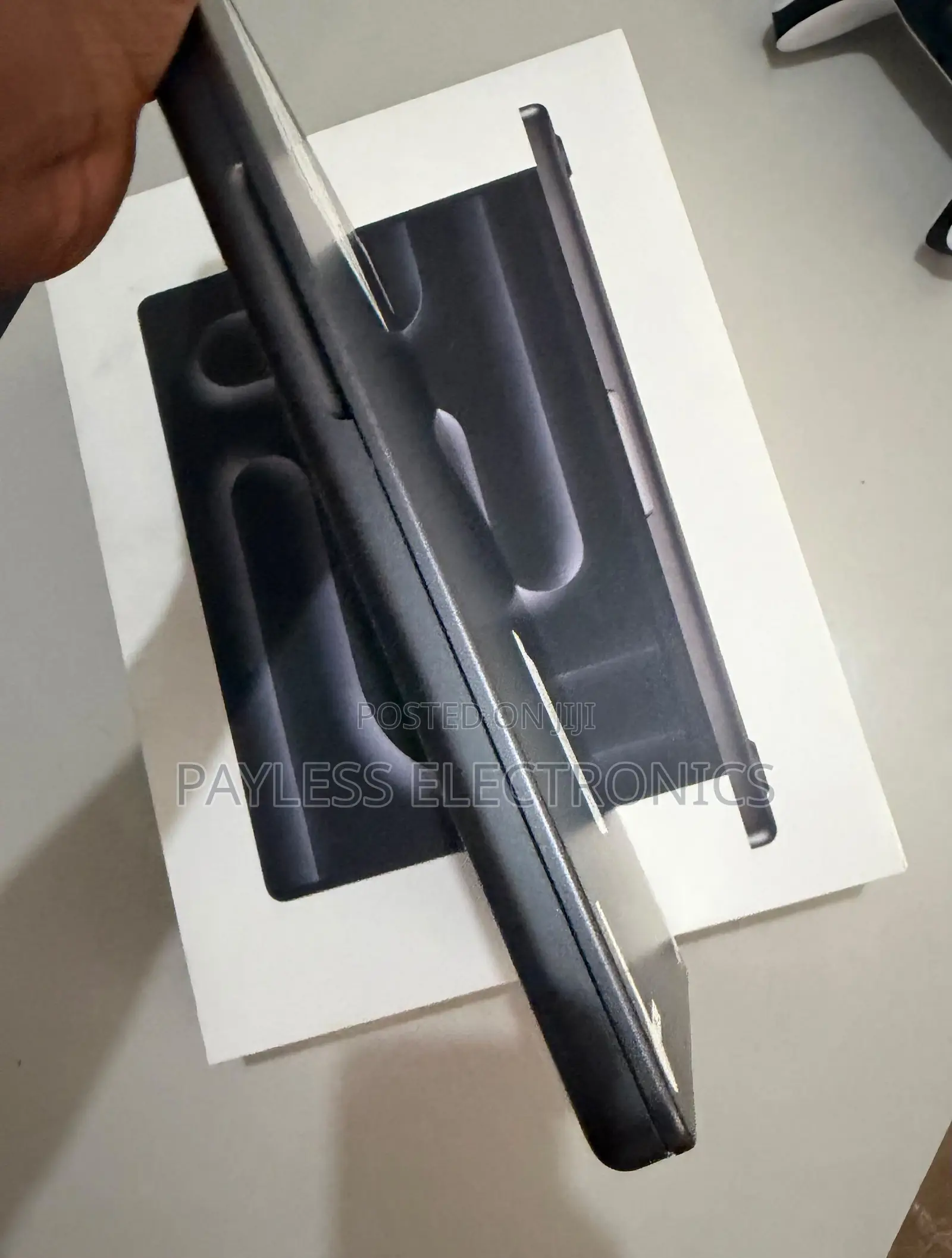 Laptop Apple MacBook Pro 2025 M5 24GB Apple M5 SSD 1T