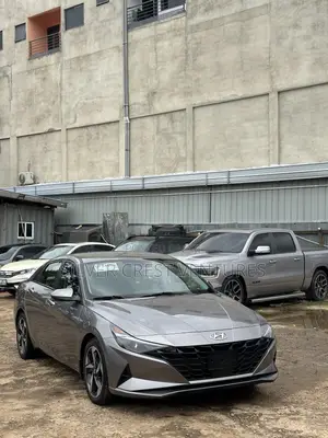 Hyundai Elantra SEL 2023 Gray