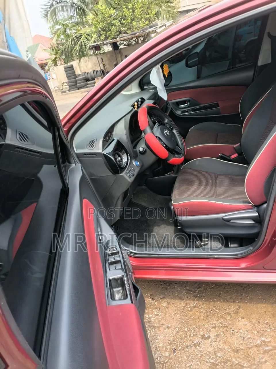 Toyota Vitz 2017 Red