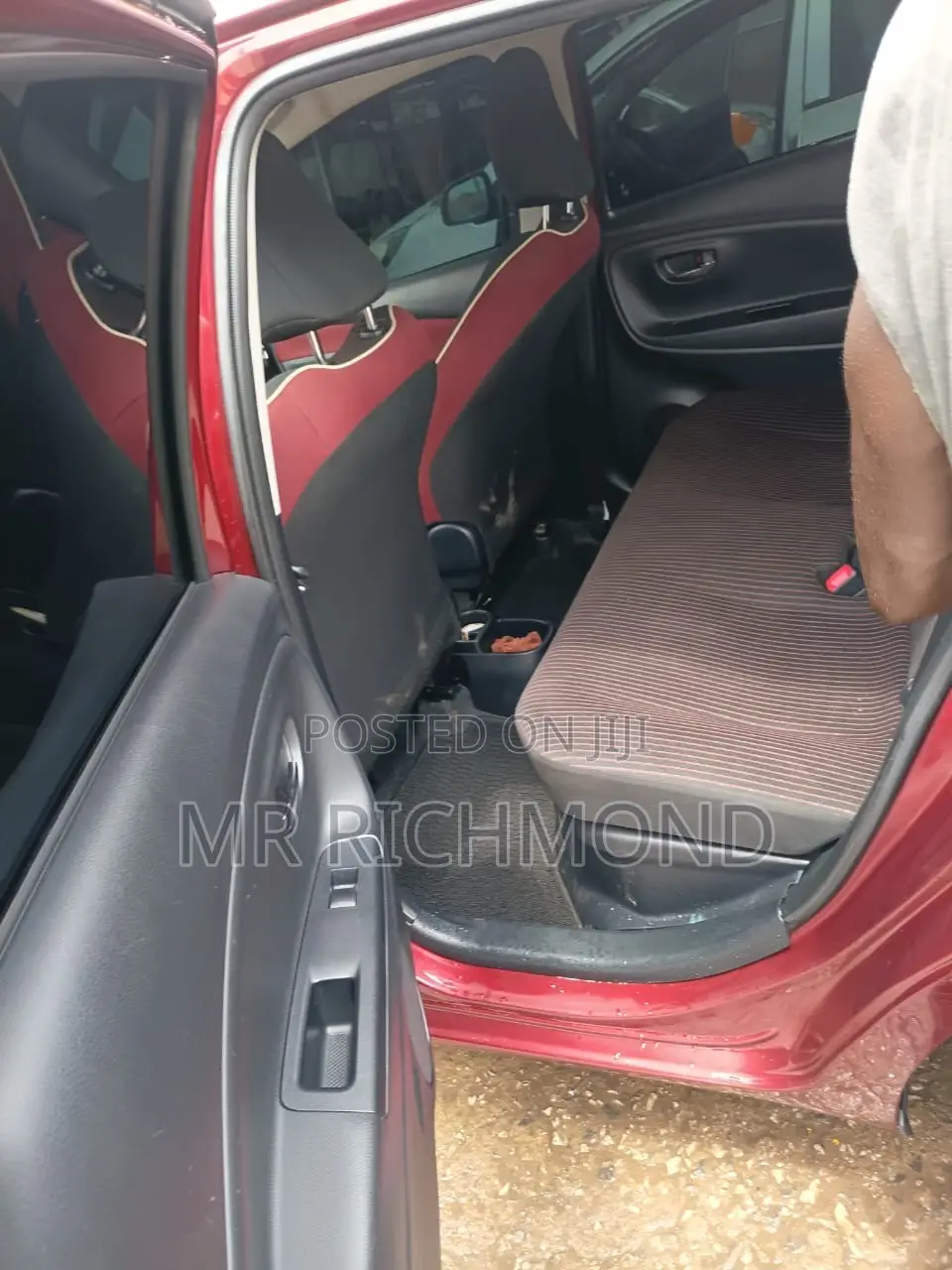 Toyota Vitz 2017 Red