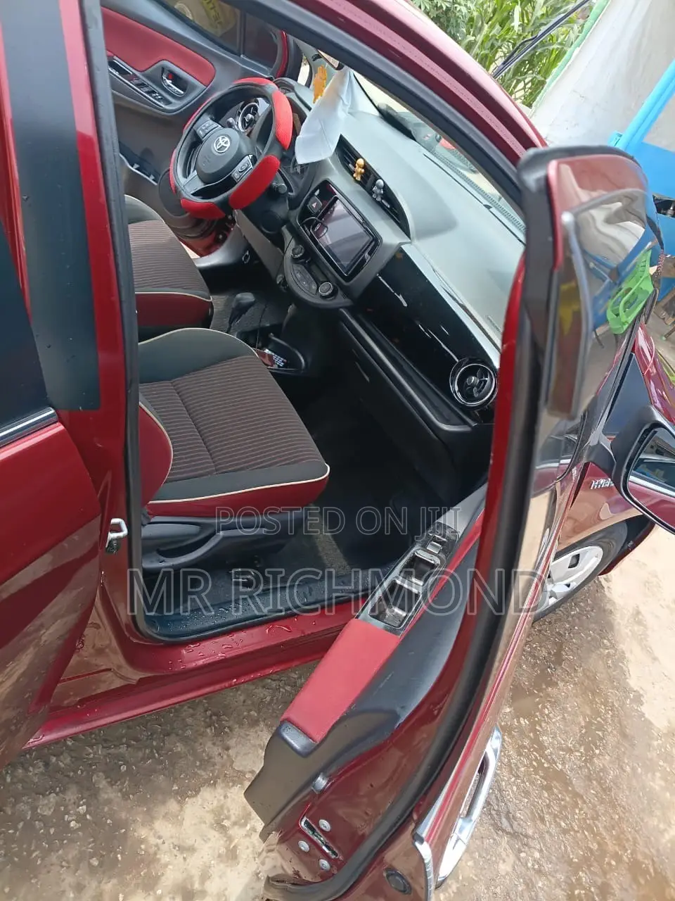 Toyota Vitz 2017 Red
