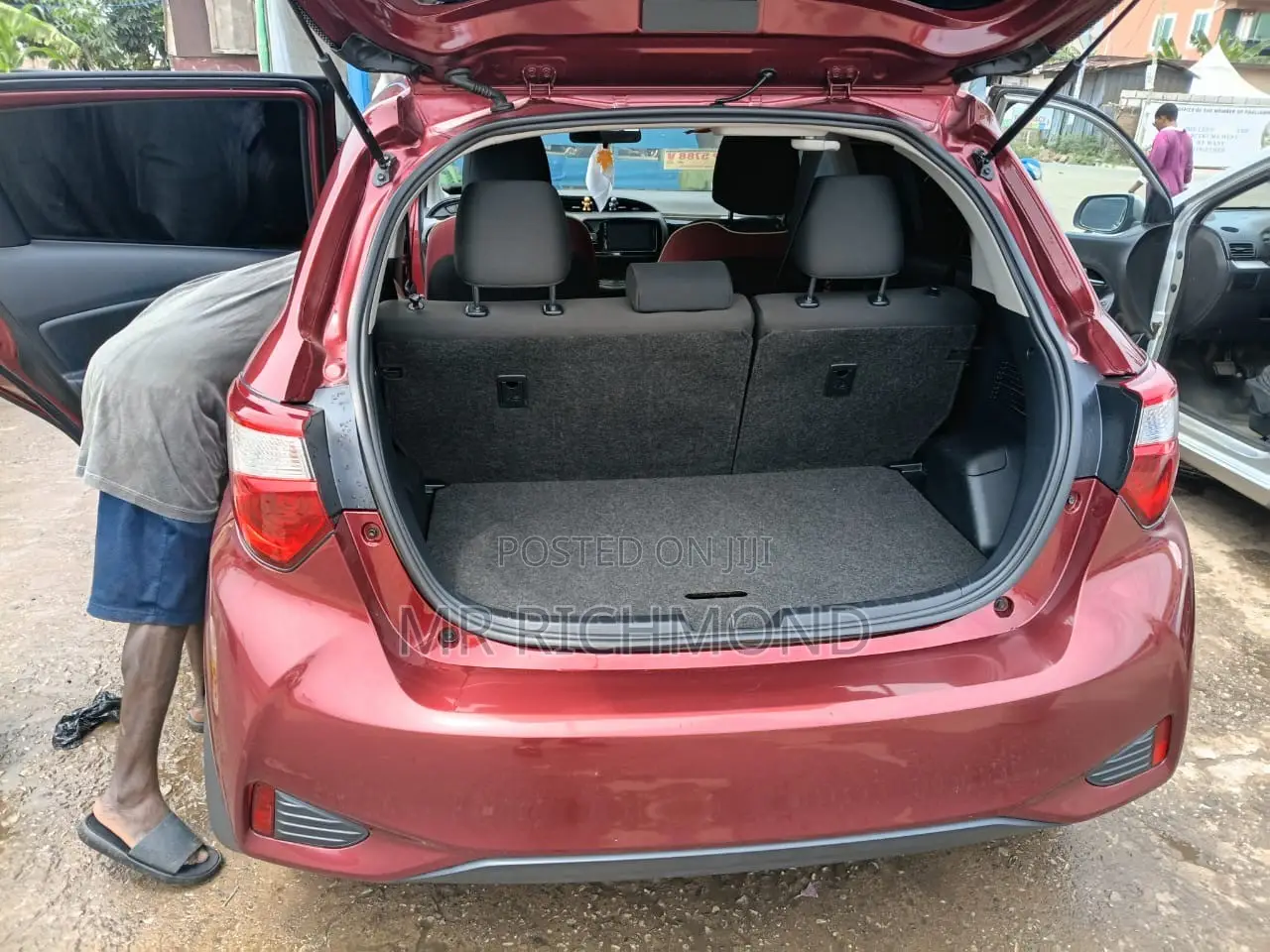 Toyota Vitz 2017 Red