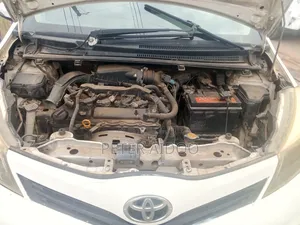 Toyota Vitz 2012 White